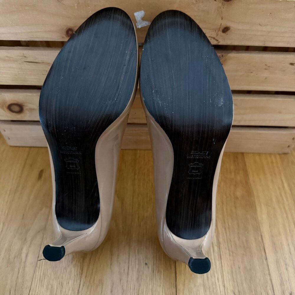 Stuart Weitzman Size 9M Nude Beige Patent Leather Round Toe Stiletto Heel Pumps - Picture 10 of 16
